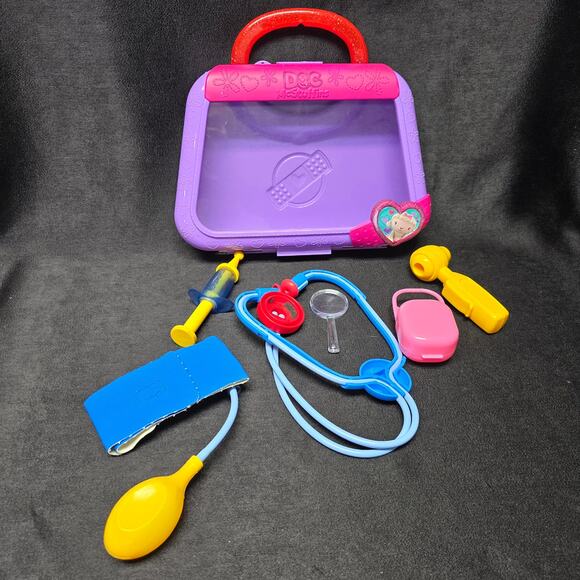 Disney Junior Just Play Doc McStuffins Doctor's Bag Set - Doctor / Nurse Care - Picture 3 of 10